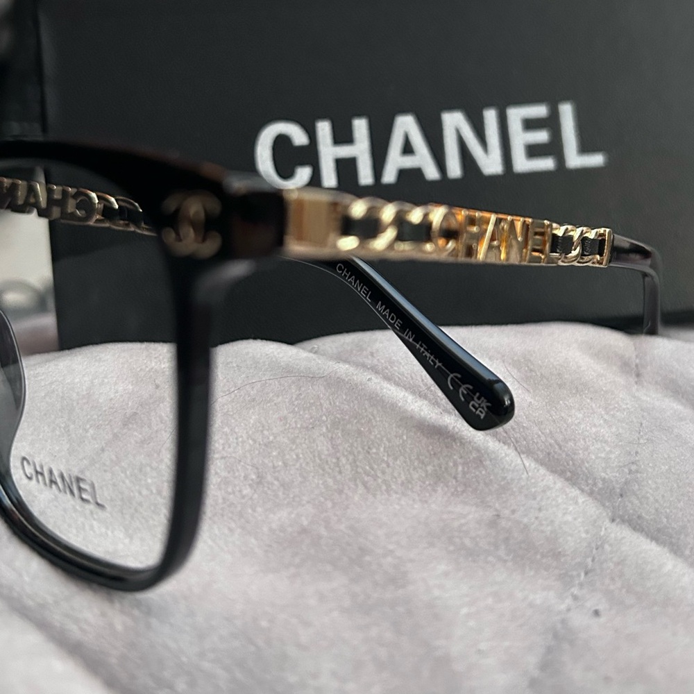Authentic CHANEL Clear Lens Device Protection - Picture 13 of 13
